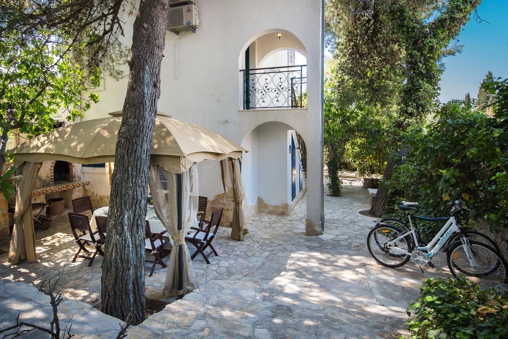 Villa EM Traù Esterno foto